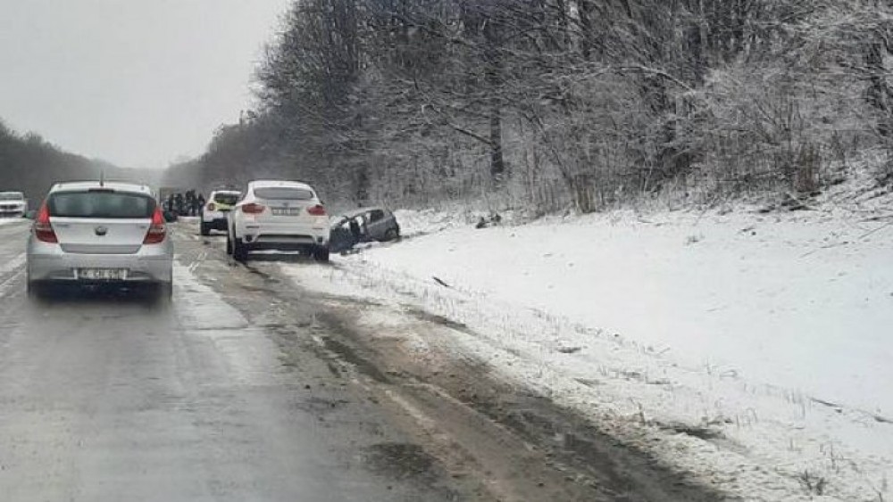Accident GRAV la Strășeni: O femeie a decedat, iar alta a ajuns la spital